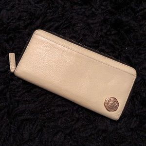 Vince Camuto wallet